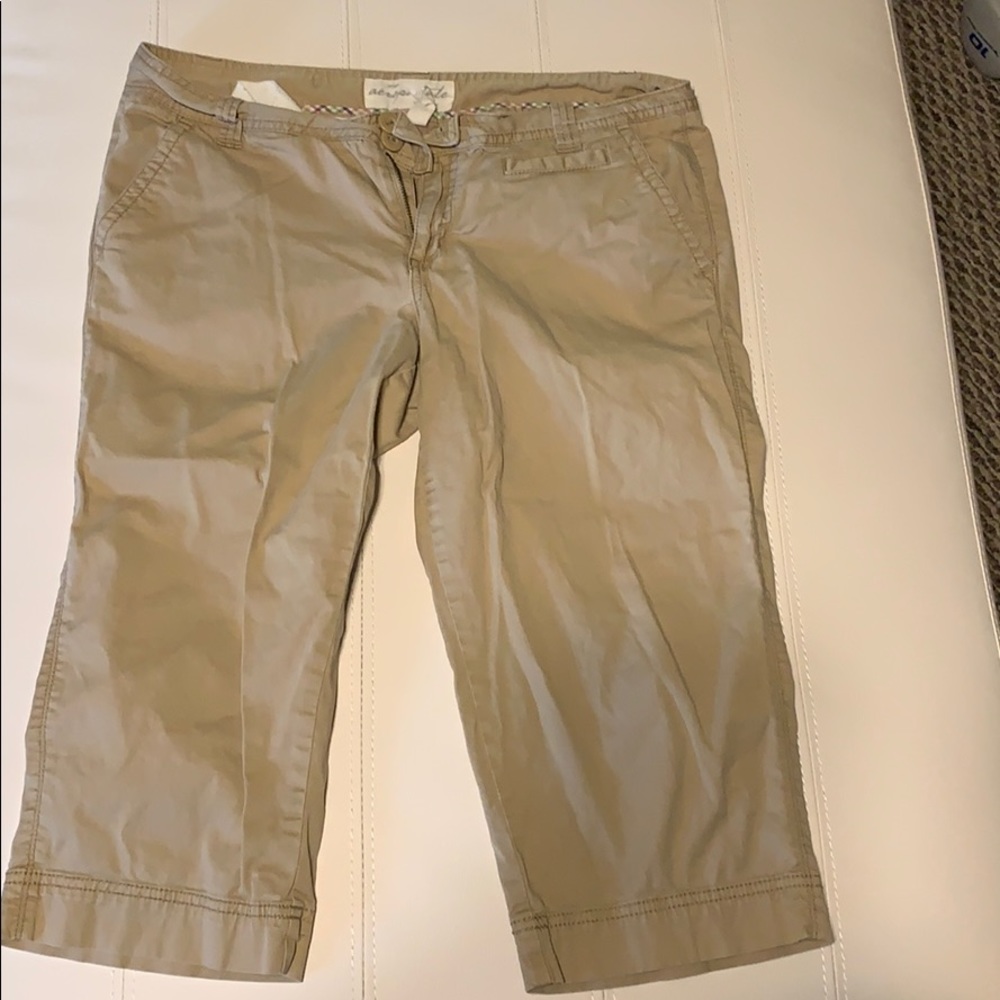 Khaki capris